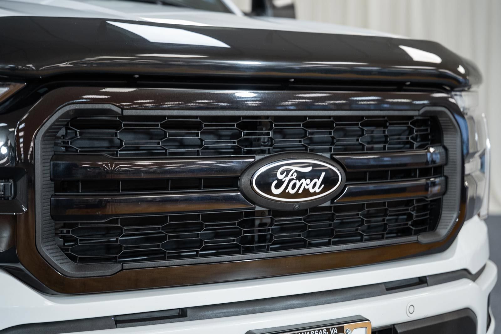 Certified 2025 Ford F150 Lariat w/ Equipment Group 502A High AWD/4WD image 10