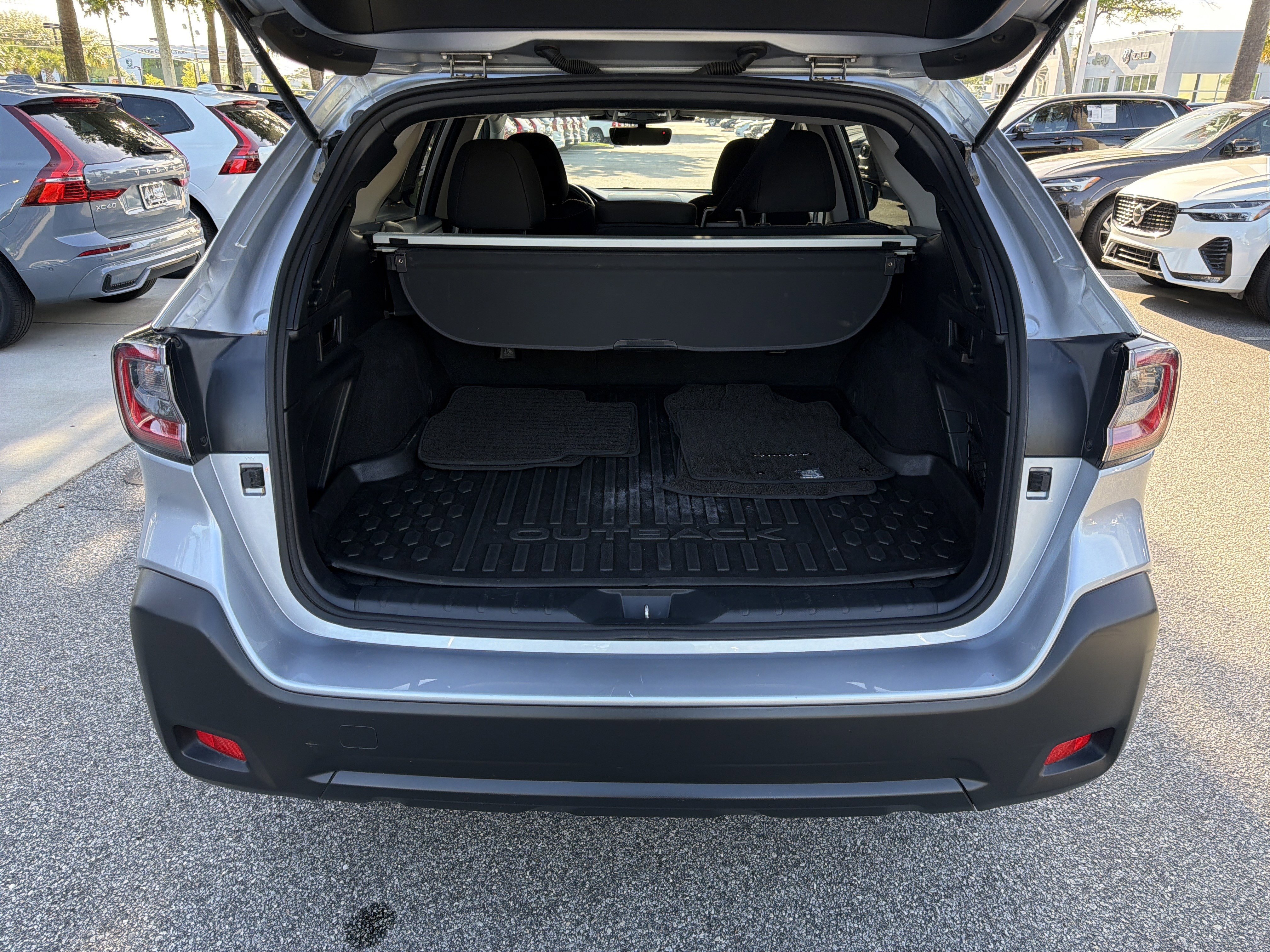 Used 2023 Subaru Outback Premium AWD/4WD image 33