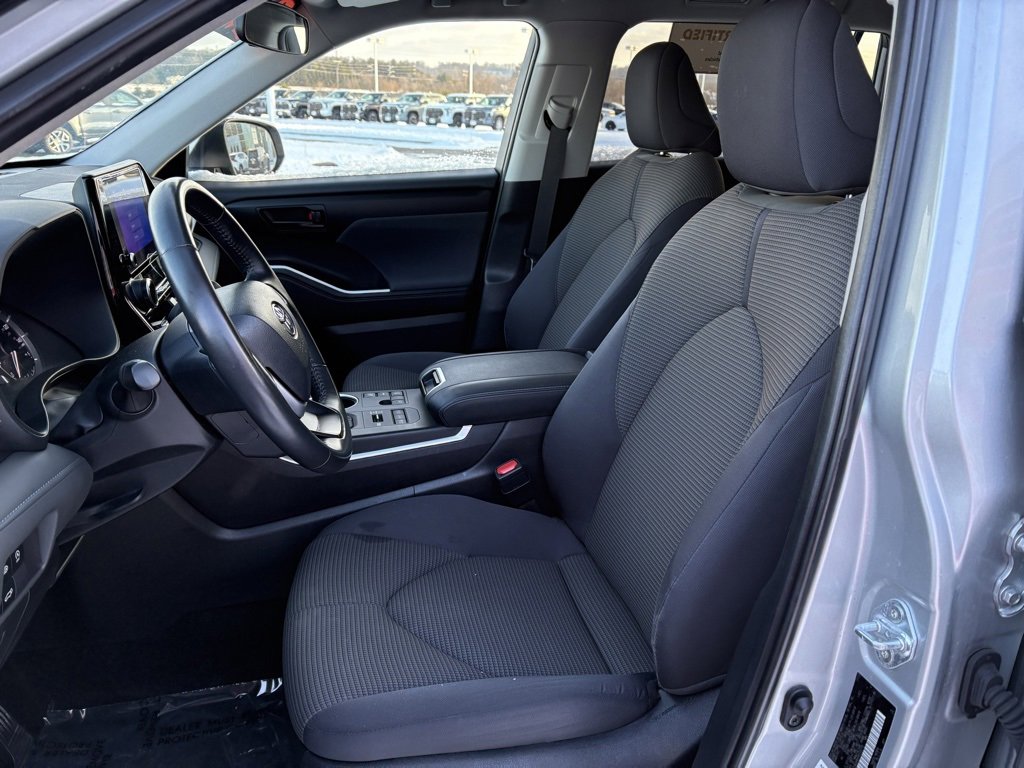 Certified 2024 Toyota Highlander LE image 11