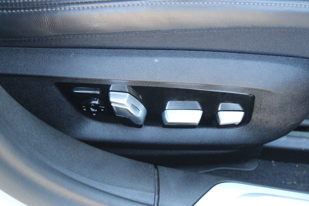 Used 2018 BMW 750i image 31