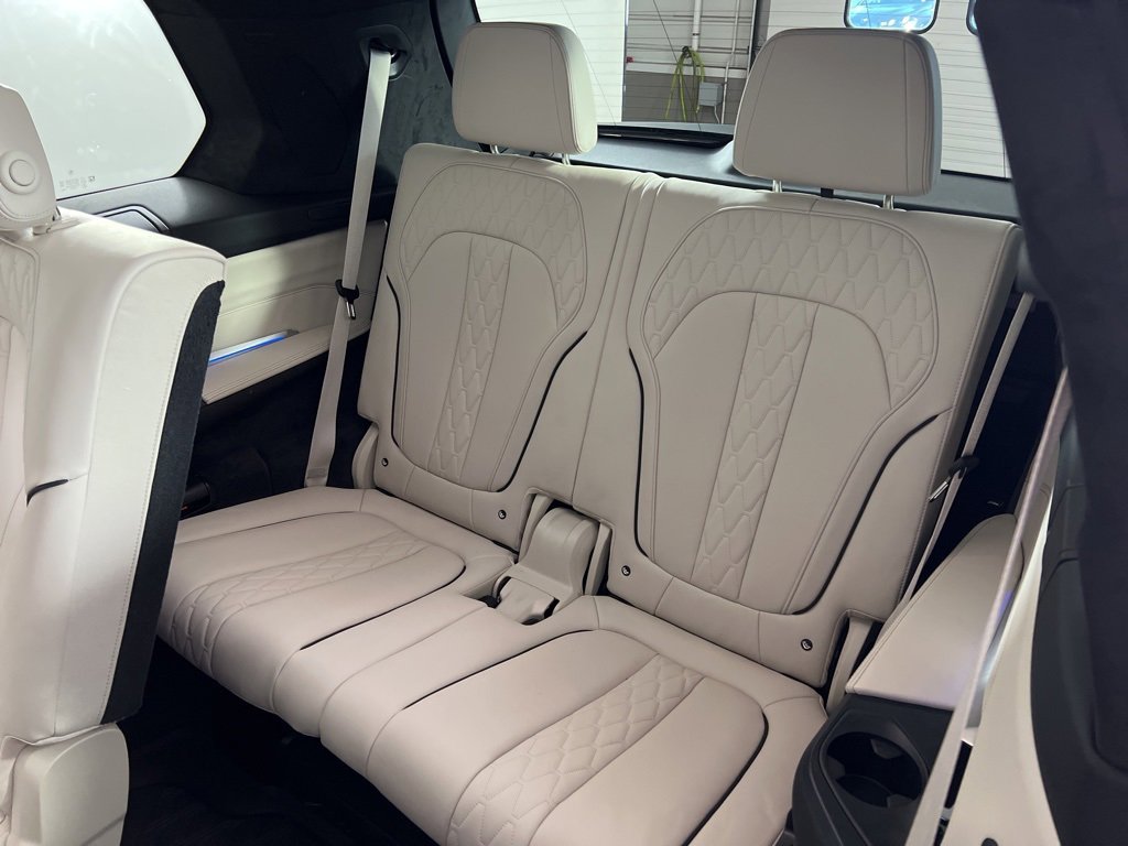 Used 2026 BMW X7 xDrive40i w/ M Sport Package image 23