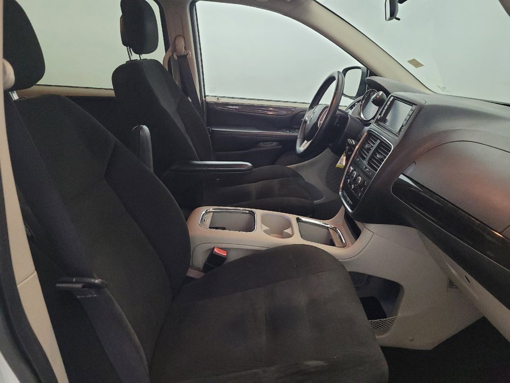 Used 2015 Dodge Grand Caravan SXT w/ Rear Park Assist Package FWD image 21