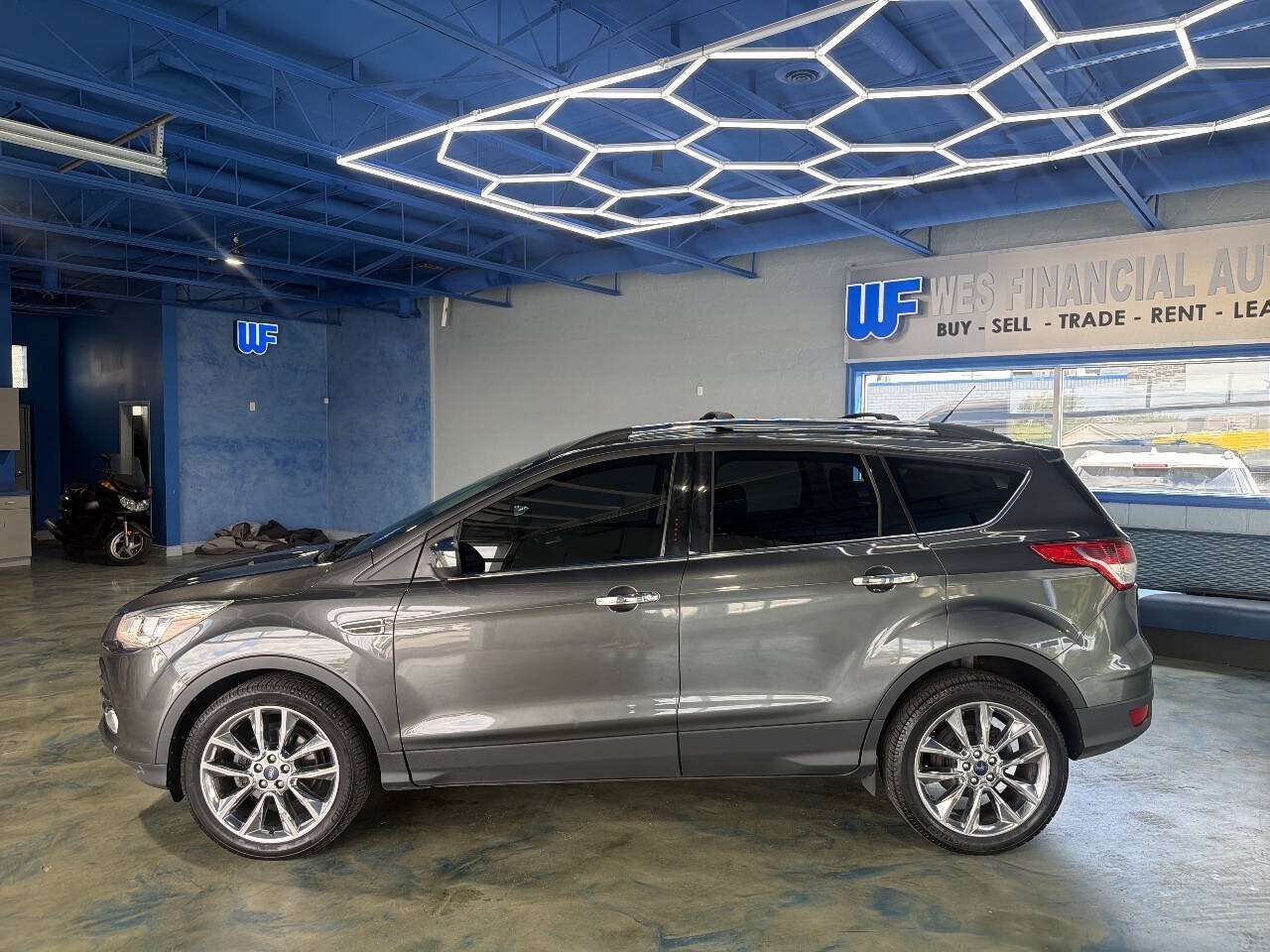Used 2016 Ford Escape SE w/ SE Chrome Package FWD image 13