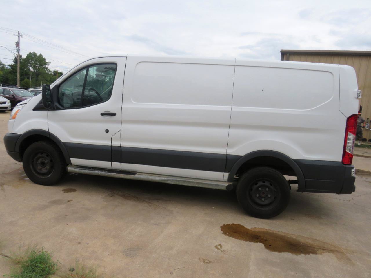Used 2015 Ford Transit 250 130 Low Roof w/ Exterior Upgrade Package RWD image 31