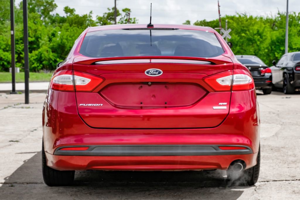 Used 2016 Ford Fusion SE FWD image 13