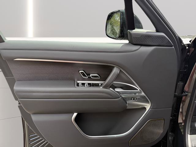 New 2026 Land Rover Range Rover Long Wheelbase Autobiography image 15