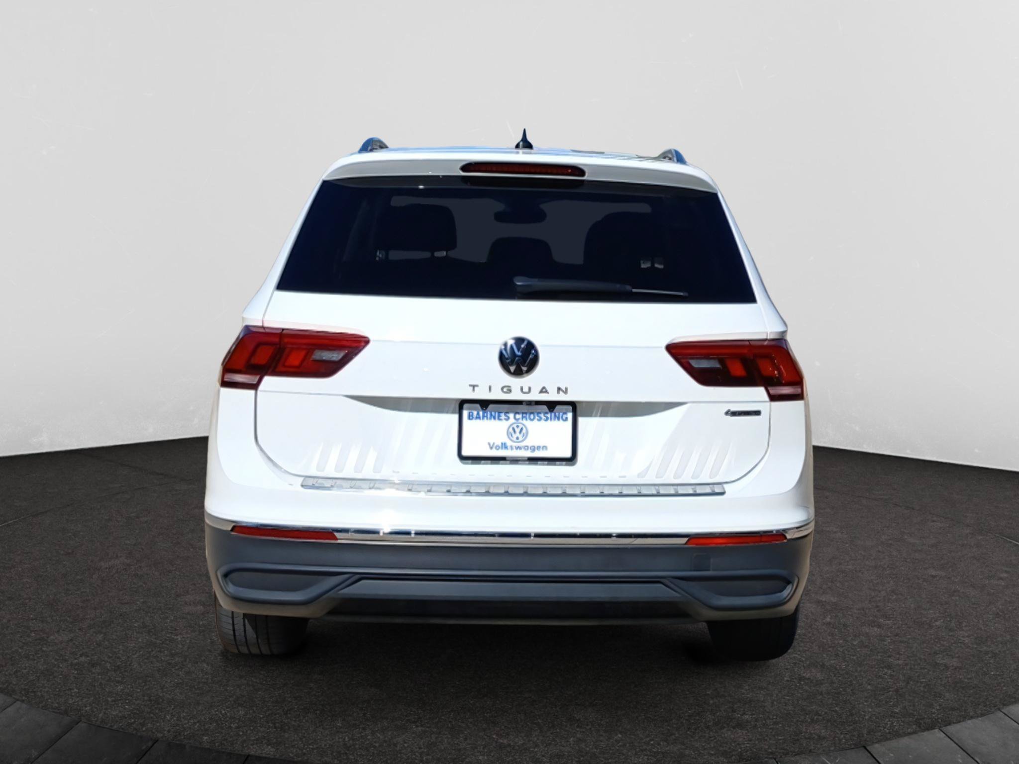 Used 2024 Volkswagen Tiguan Wolfsburg Edition AWD/4WD image 7