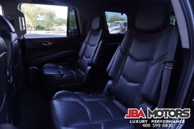 Used 2018 Cadillac Escalade Premium Luxury AWD/4WD image 88
