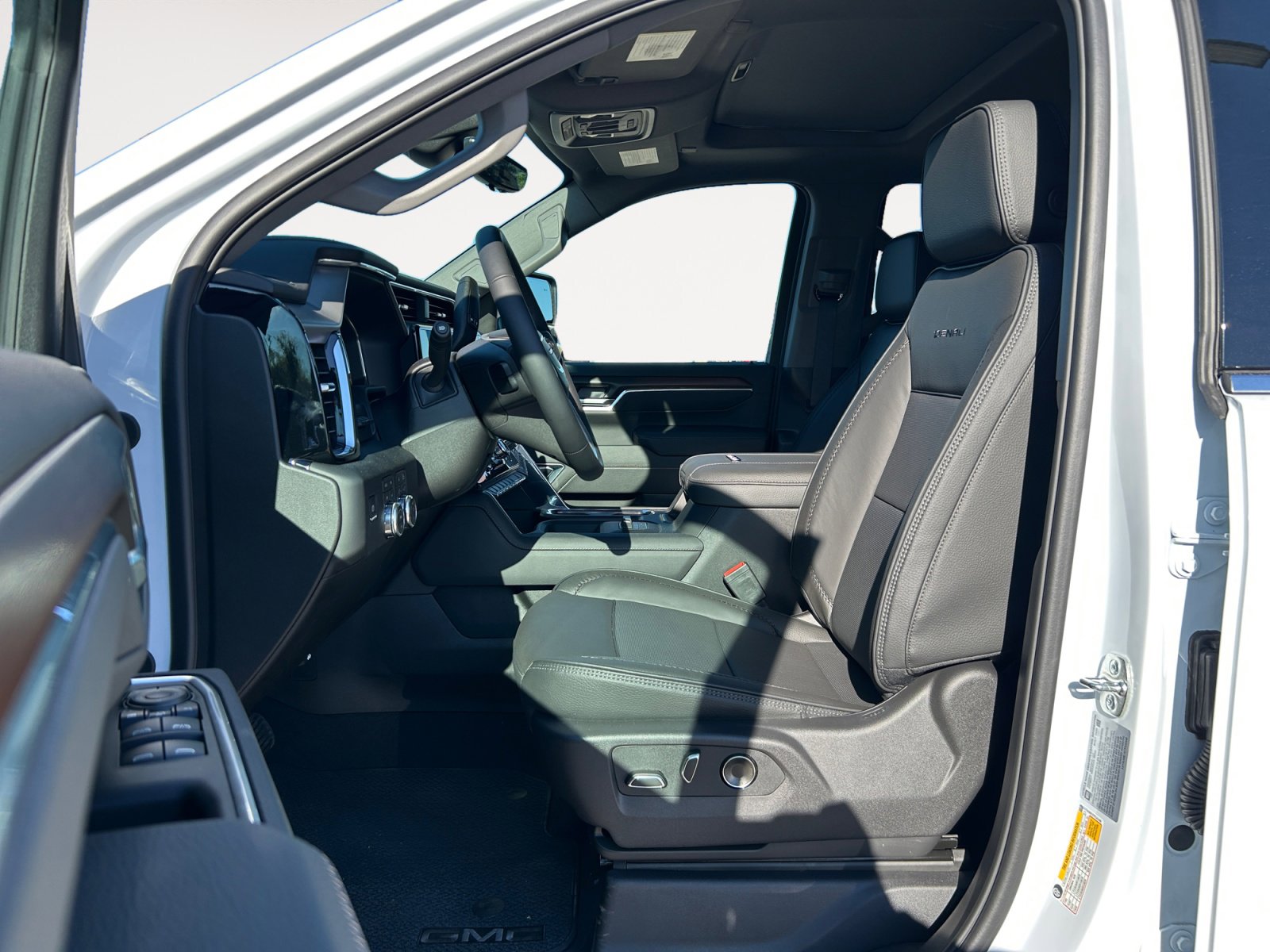 New 2026 GMC Sierra 3500 Denali w/ Denali Reserve Package image 23