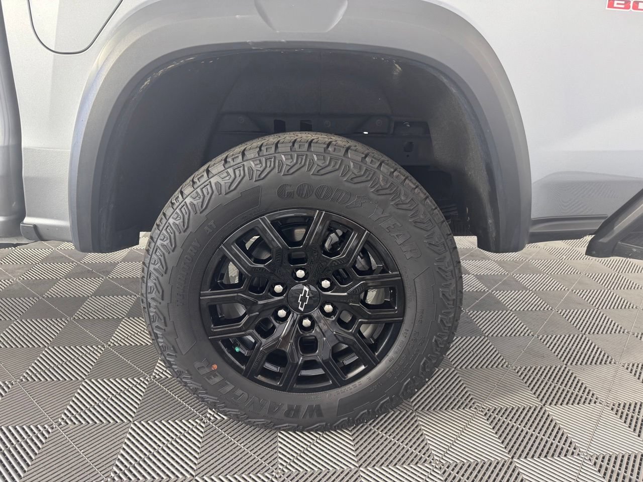 Used 2025 Chevrolet Colorado Trail Boss AWD/4WD image 13