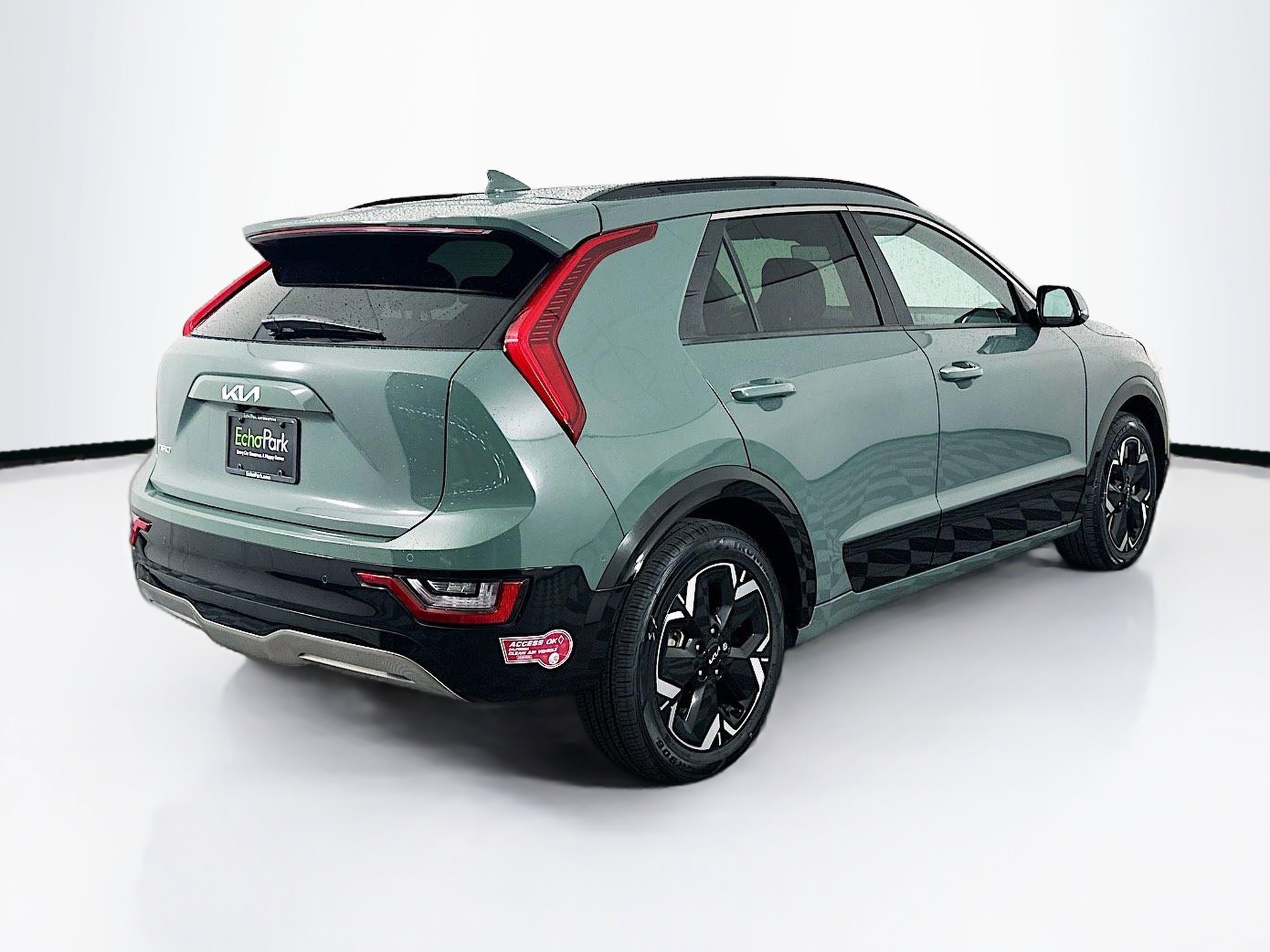 Used 2023 Kia Niro Wave w/ Wave Preserve Package FWD image 9