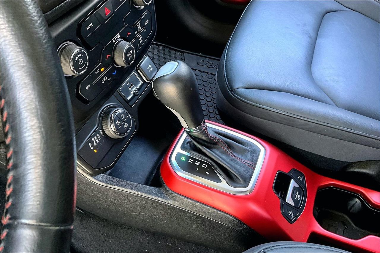 Used 2020 Jeep Renegade Trailhawk w/ Premium Leather Group image 15