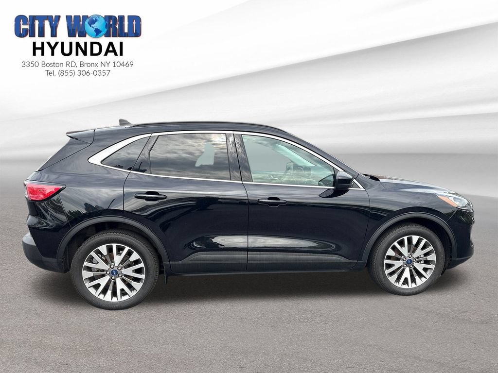 Used 2022 Ford Escape Titanium AWD/4WD image 6