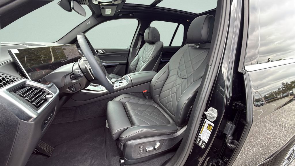 Certified 2025 BMW X5 xDrive40i w/ Parking Assistance Package image 5