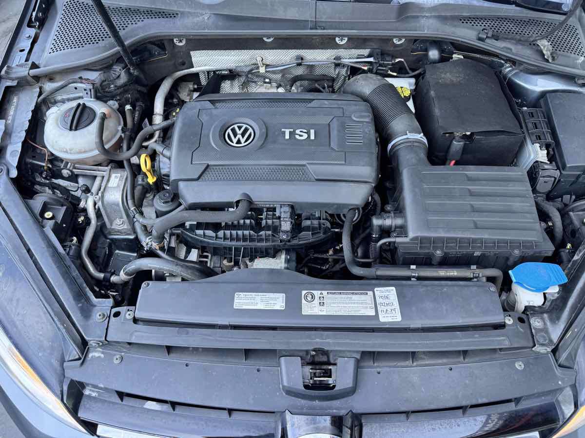 Used 2016 Volkswagen Golf S FWD image 23