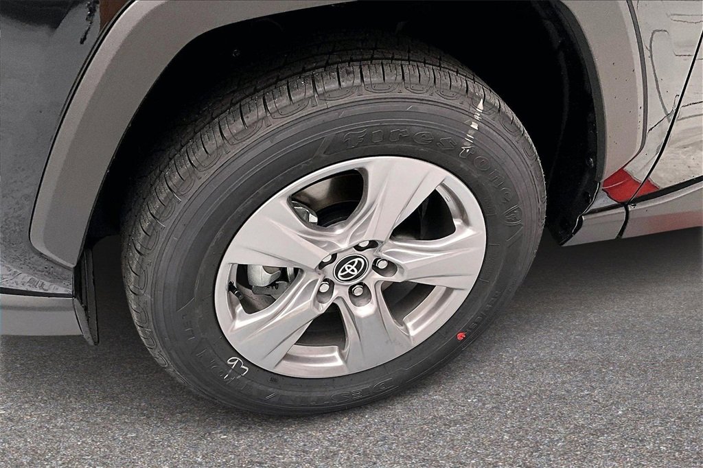 New 2025 Toyota RAV4 XLE w/ Convenience Package image 9