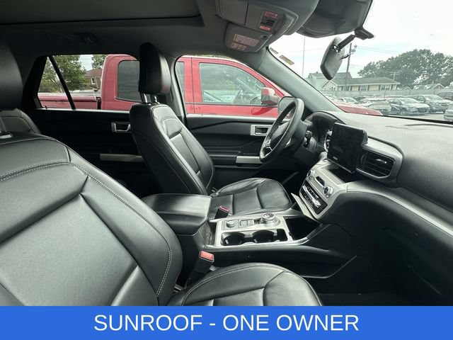 Used 2023 Ford Explorer XLT w/ Equipment Group 202A AWD/4WD image 2
