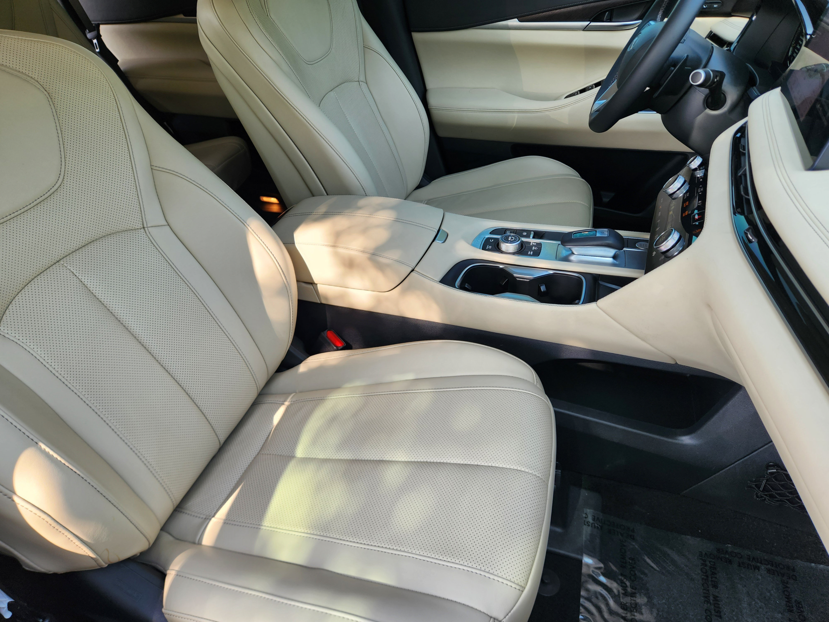 Used 2025 INFINITI QX60 Sensory w/ Vision Package AWD/4WD image 6