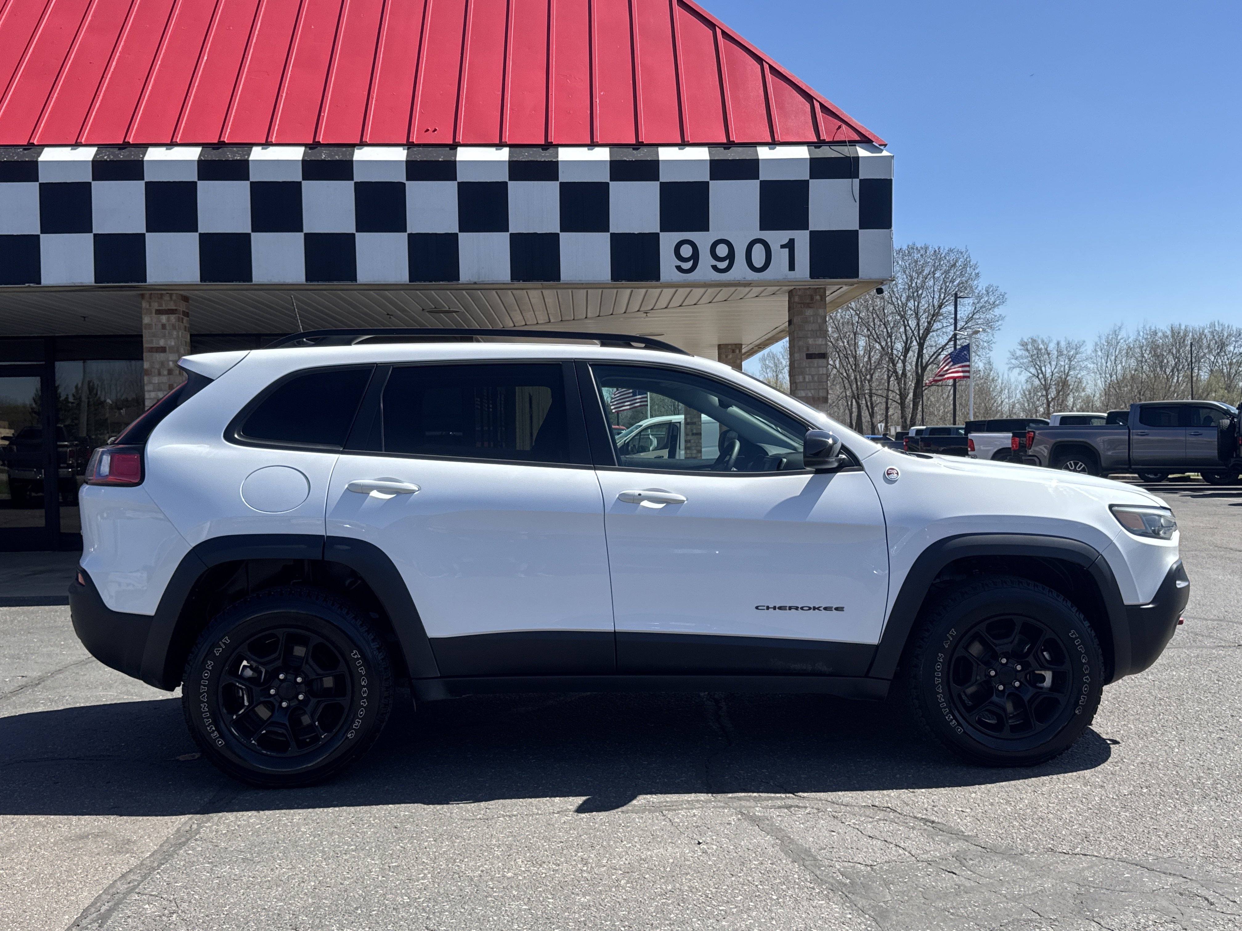 Used 2022 Jeep Cherokee Trailhawk w/ Trailer Tow Group AWD/4WD image 8