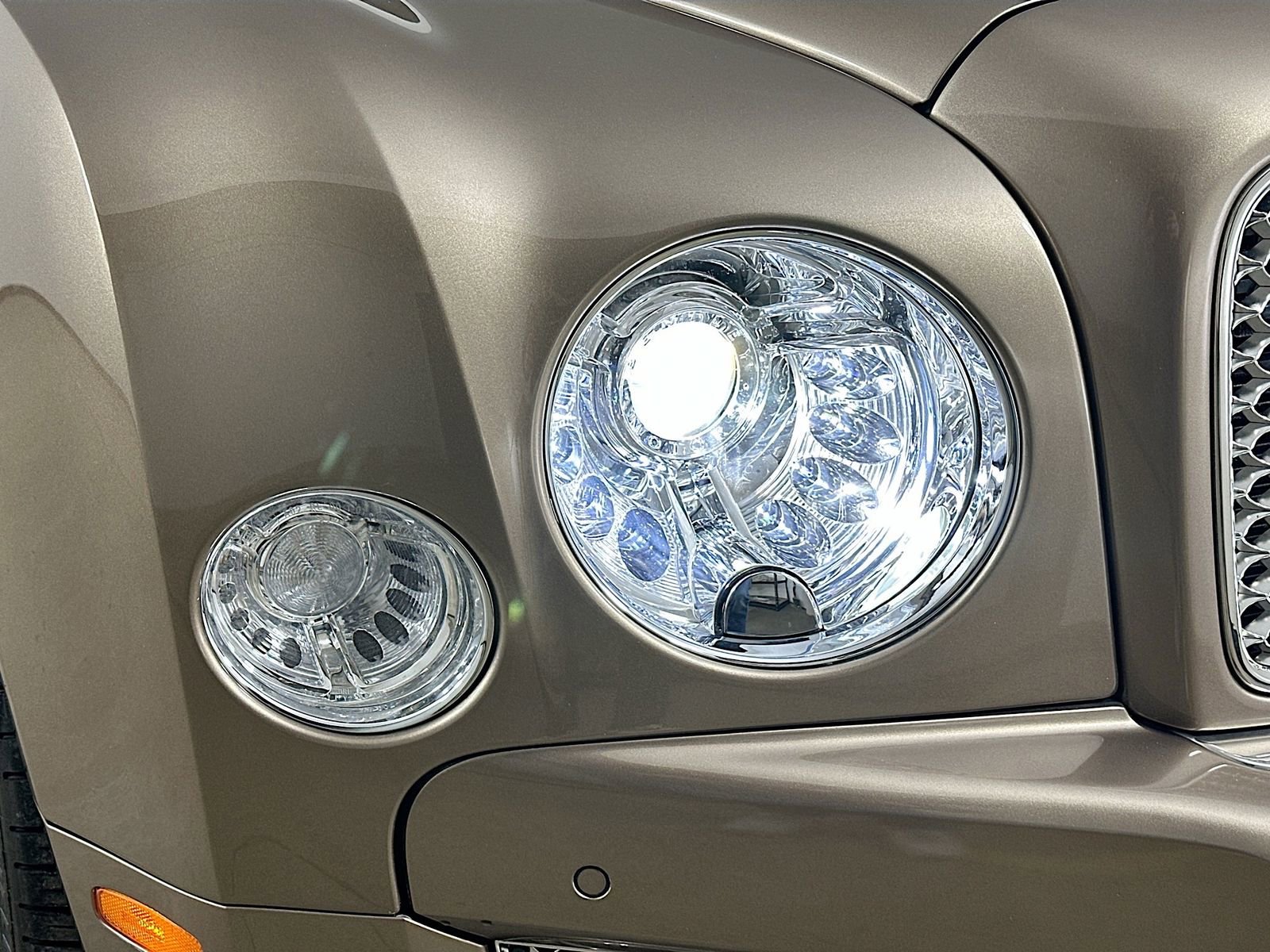 Used 2011 Bentley Mulsanne RWD image 42