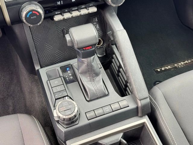 Used 2024 Toyota Tacoma TRD Off-Road image 15