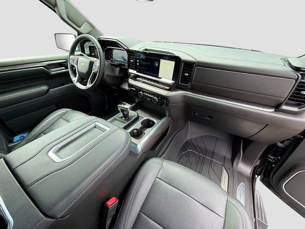 Used 2022 Chevrolet Silverado 1500 LTZ w/ LTZ Premium Package AWD/4WD image 34