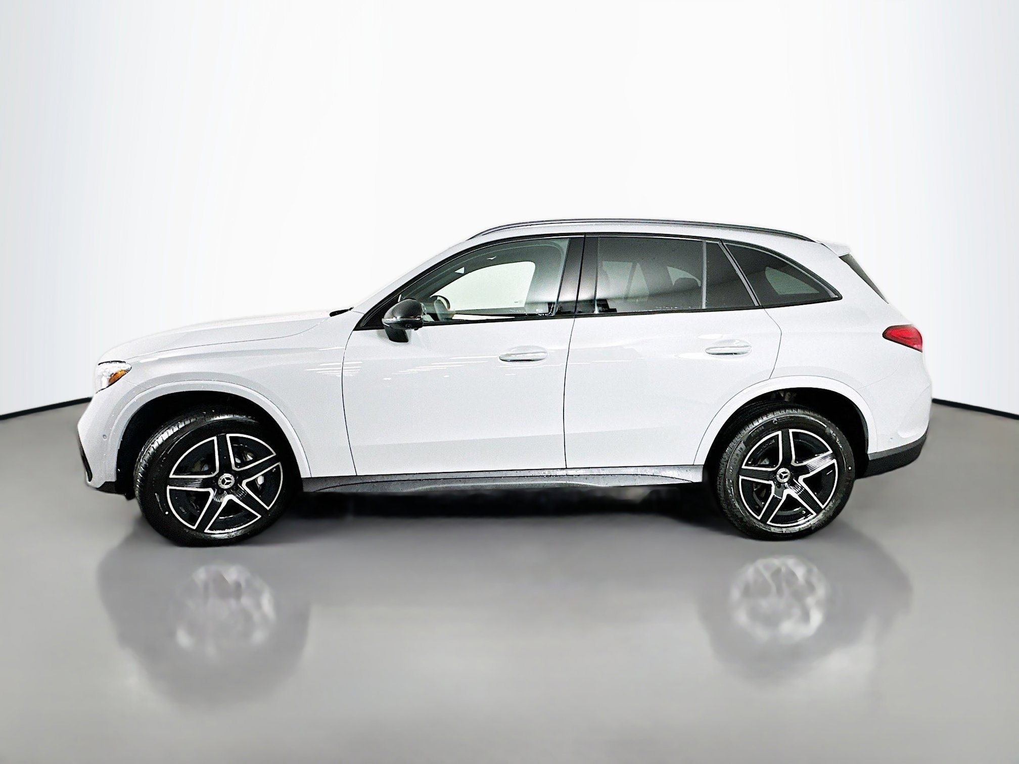New 2026 Mercedes-Benz GLC 300 4MATIC image 4
