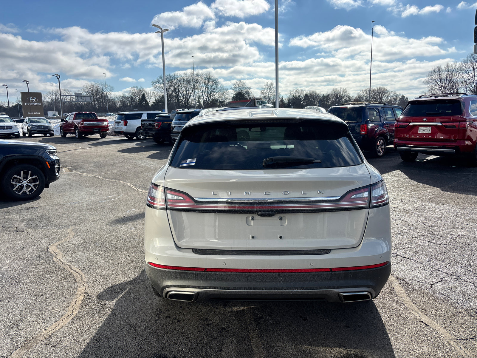 Certified 2022 Lincoln Nautilus Reserve w/ Cargo Utility Package image 6