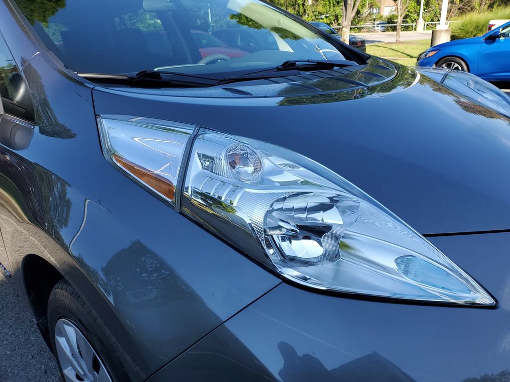 Used 2017 Nissan Leaf S w/ Charge Package FWD image 2