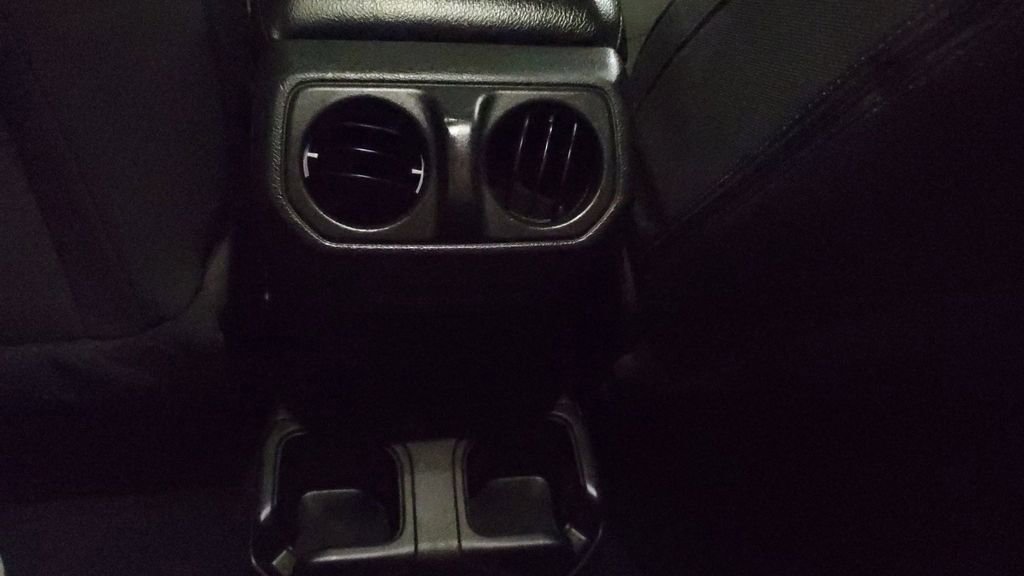 Used 2022 Jeep Wrangler Sport S image 13