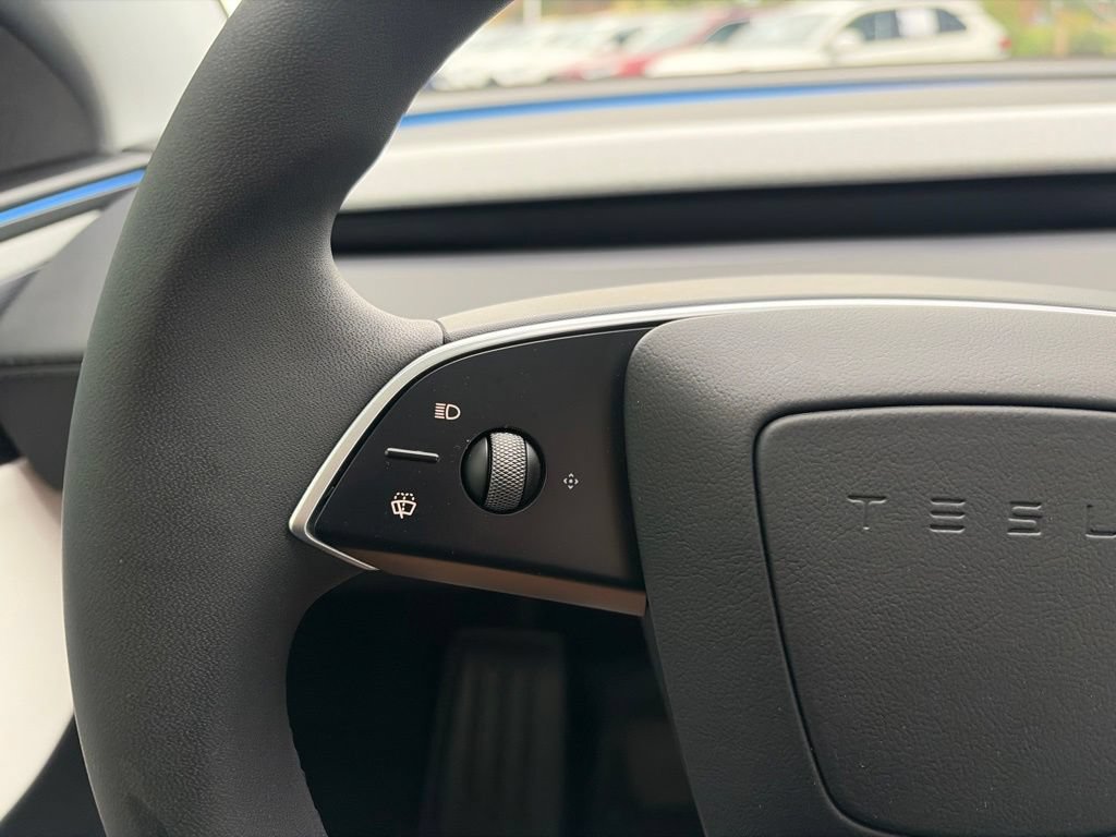 Used 2026 Tesla Model Y AWD image 26