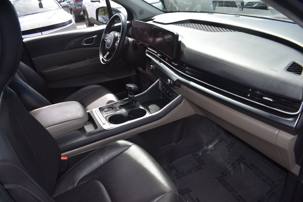 Used 2026 Kia Carnival FWD image 11