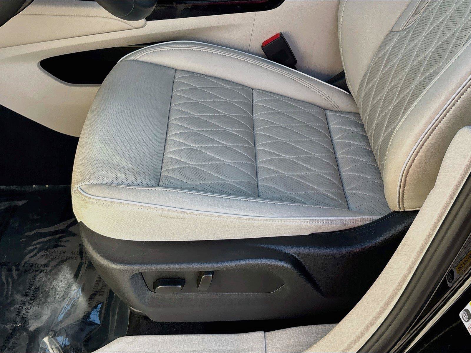 Used 2023 Buick Envision Avenir AWD/4WD image 20
