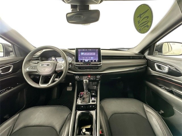 Used 2024 Jeep Compass Trailhawk image 3