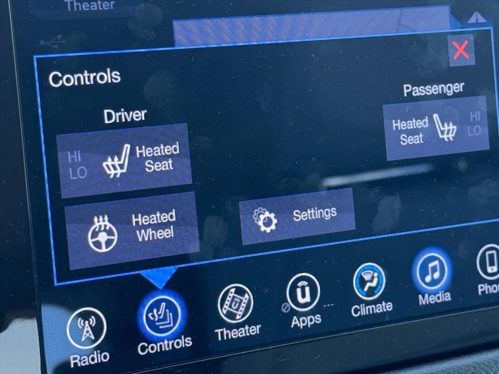 Used 2017 Chrysler Pacifica Touring-L Plus w/ Tire & Wheel Group image 21