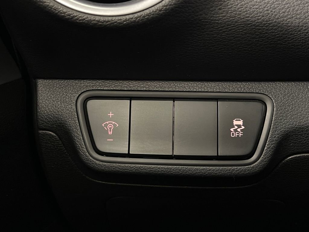 Used 2023 Kia Forte LXS image 30