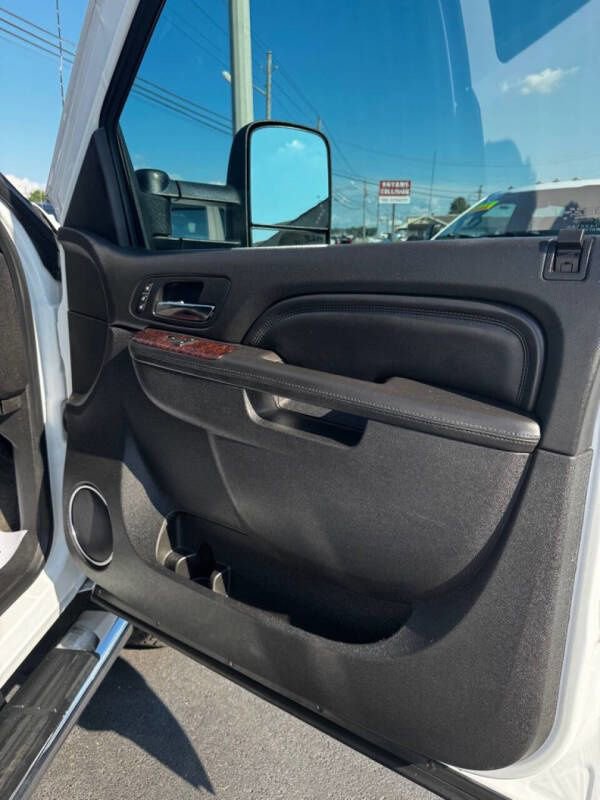 Used 2013 GMC Sierra 3500 Denali image 7