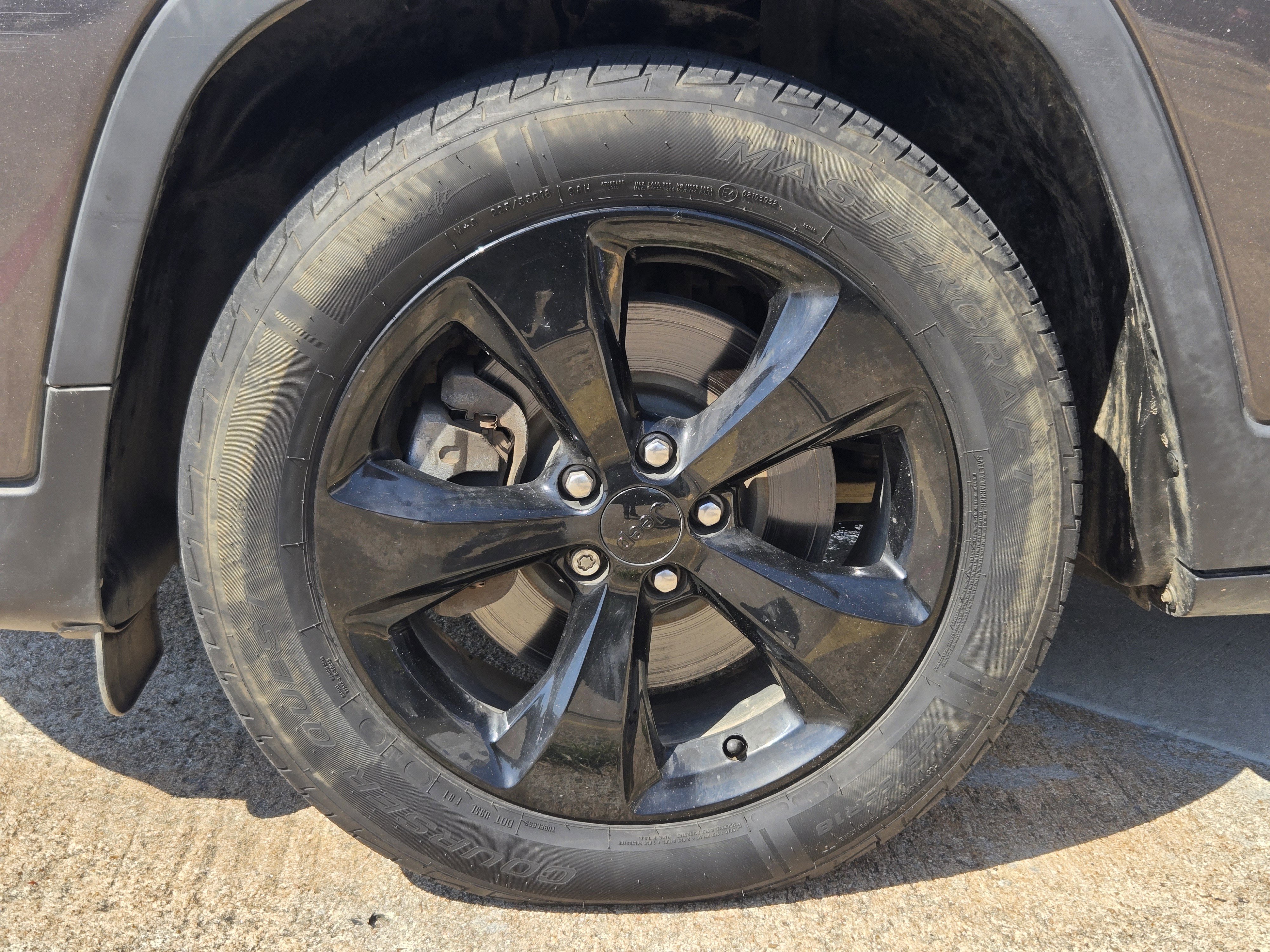 Used 2020 Jeep Cherokee Latitude Plus FWD image 7