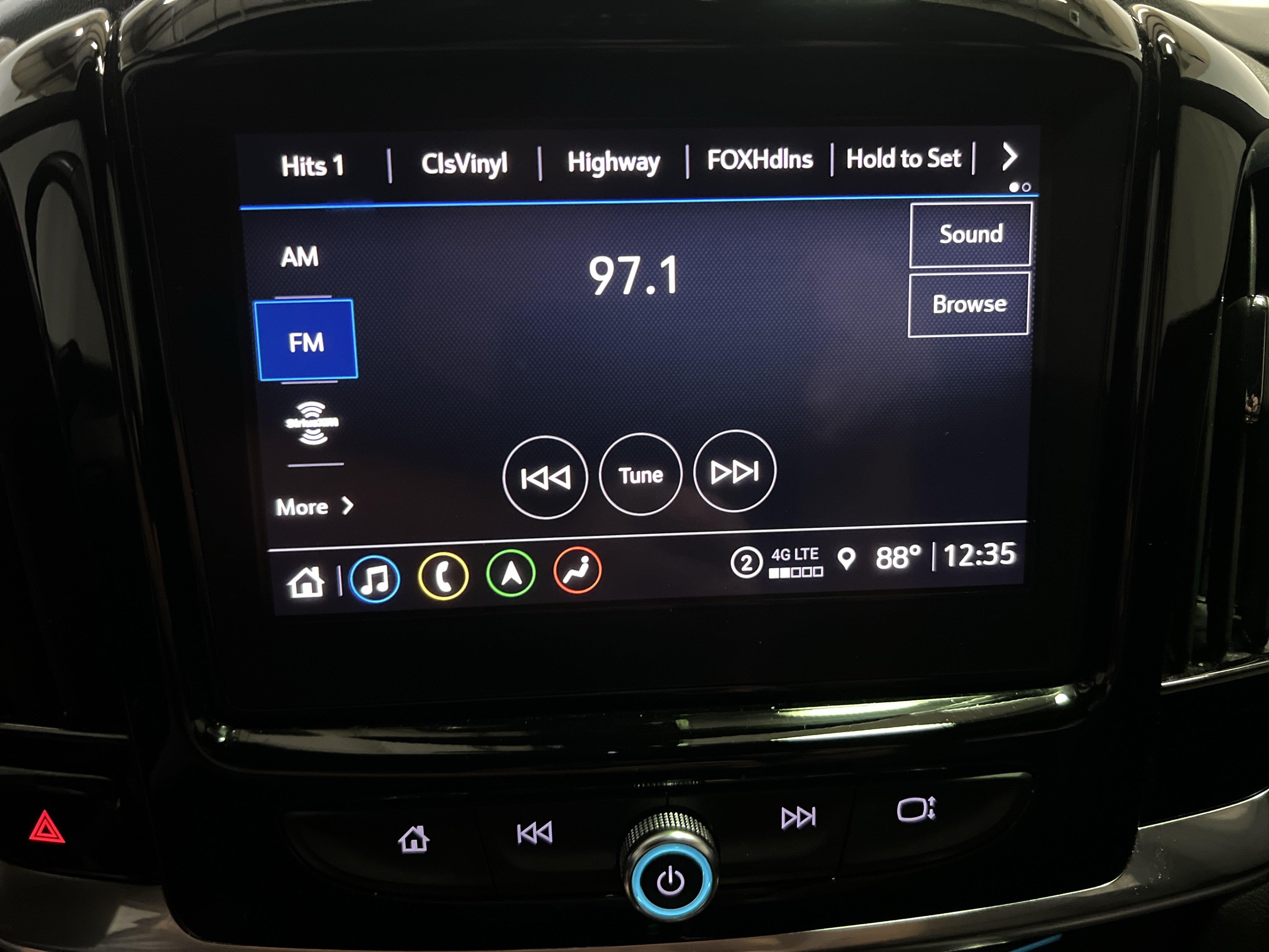 Certified 2023 Chevrolet Traverse LT w/ LT Premium Package AWD/4WD image 20