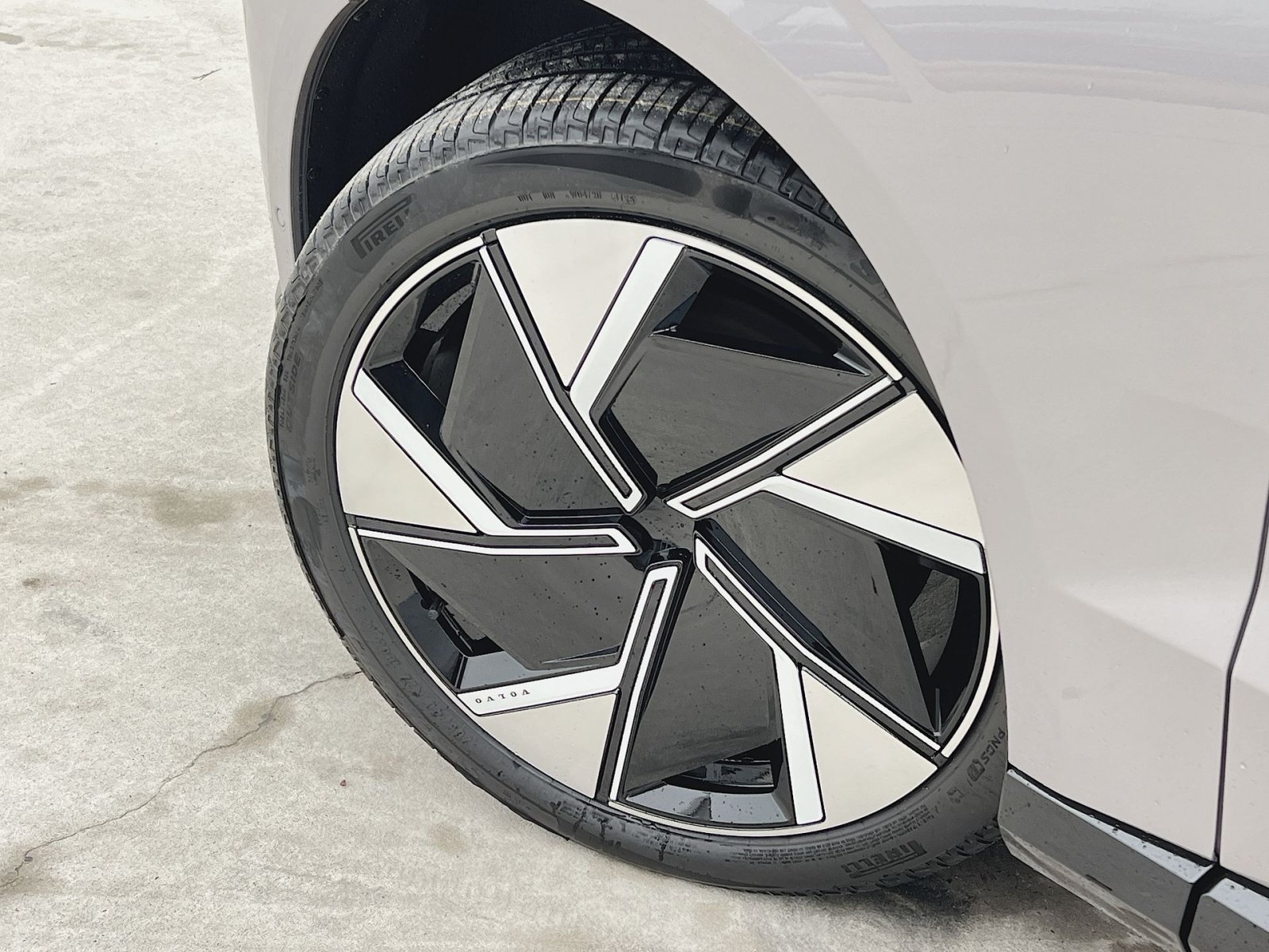 New 2026 Volvo EX90 Ultra AWD/4WD image 12