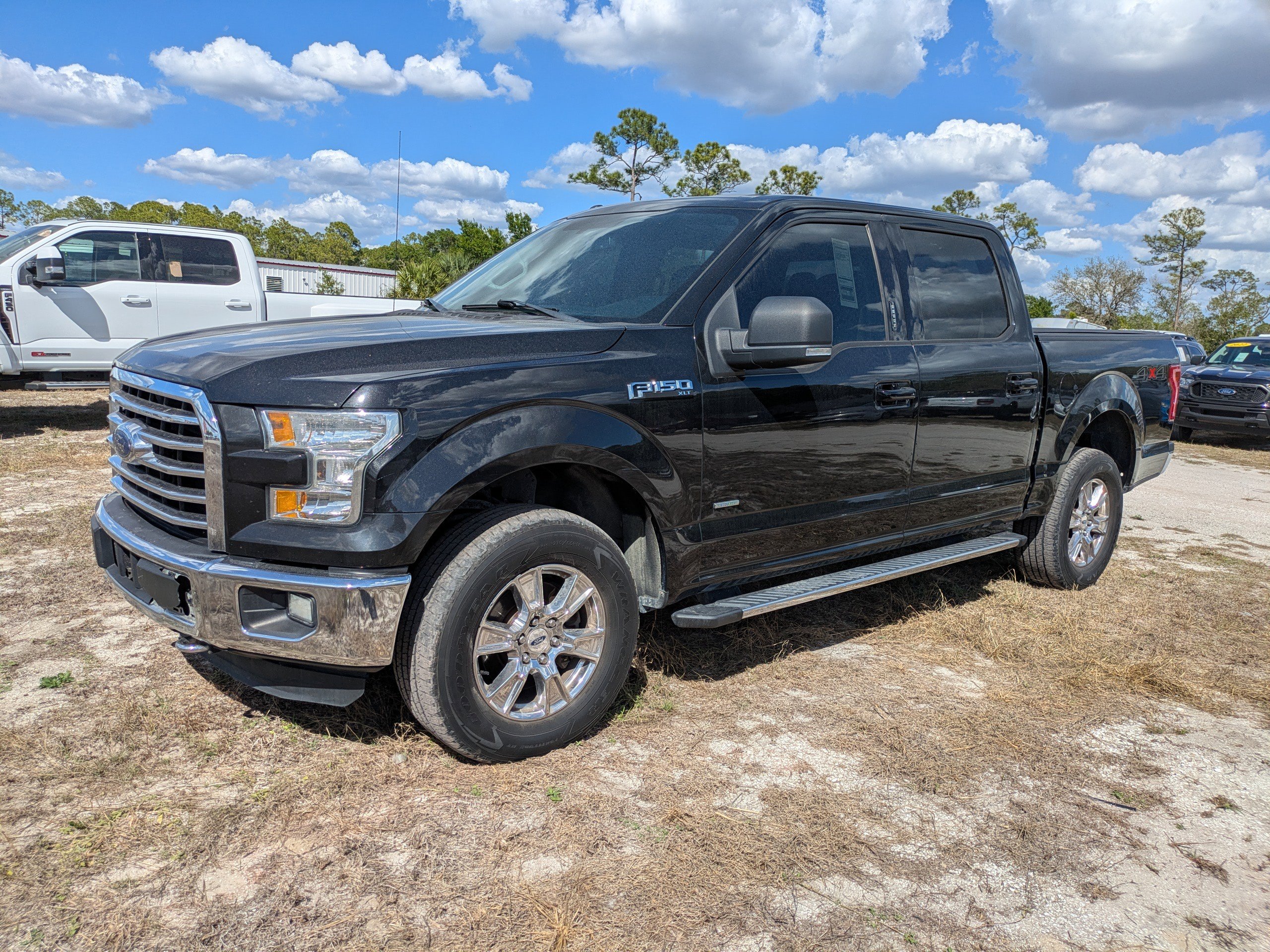 Used 2015 Ford F150 XLT w/ Equipment Group 302A Luxury image 8
