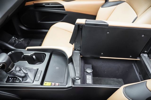 Certified 2025 Lexus ES 350 w/ Premium Package image 18