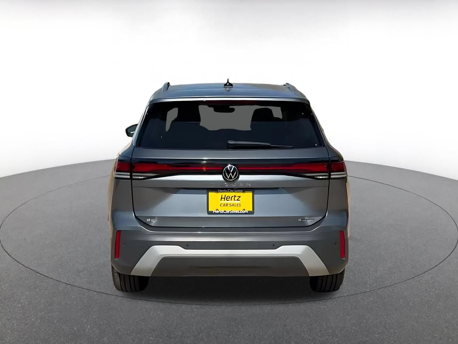 Used 2026 Volkswagen Tiguan SE AWD/4WD image 12