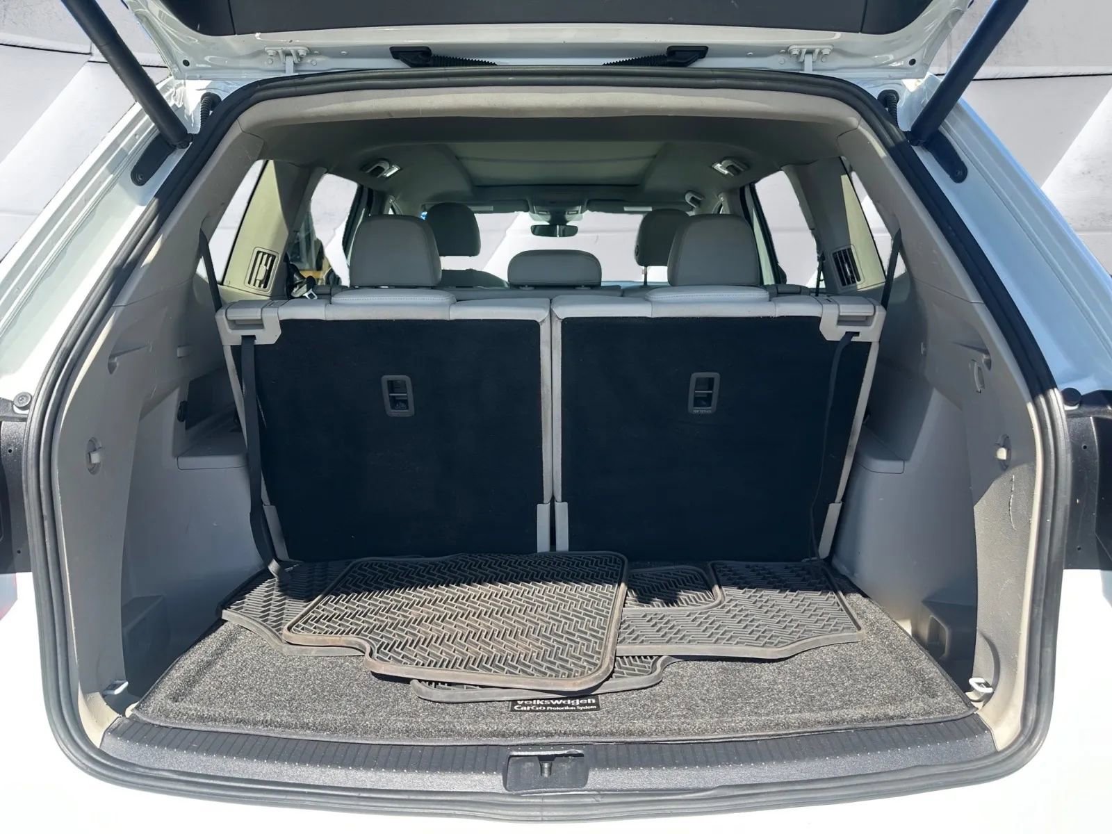 Used 2018 Volkswagen Atlas SEL w/ R-Line Package image 21