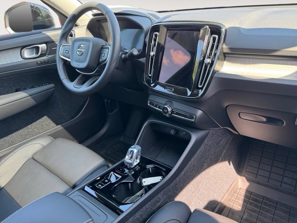 New 2026 Volvo XC40 B5 Plus w/ Protection Package Premier AWD/4WD image 8