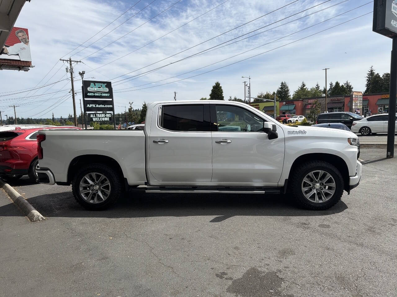 Used 2019 Chevrolet Silverado 1500 High Country w/ Technology Package AWD/4WD image 9