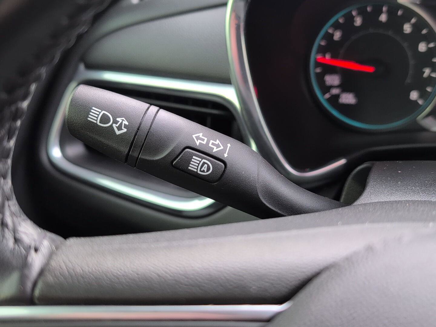 Used 2020 Chevrolet Equinox LT image 23