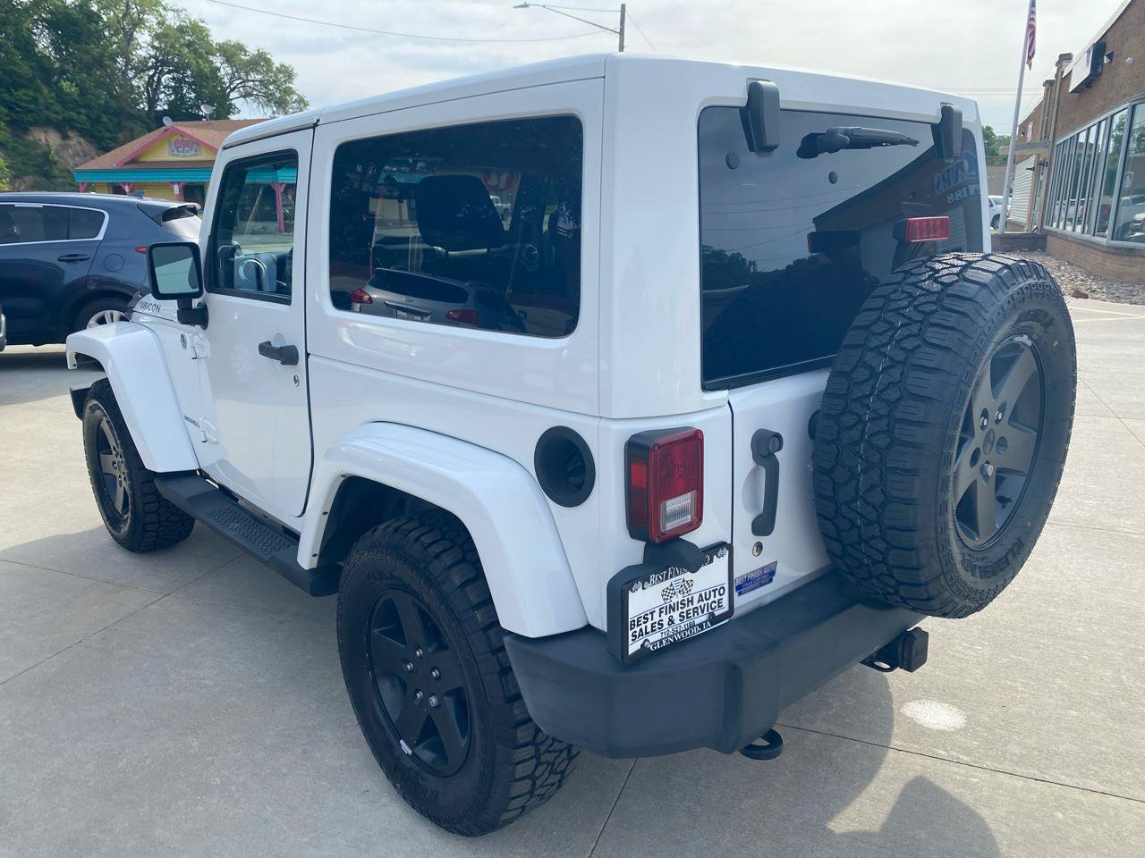Used 2012 Jeep Wrangler Rubicon w/ Dual Top Group AWD/4WD image 8