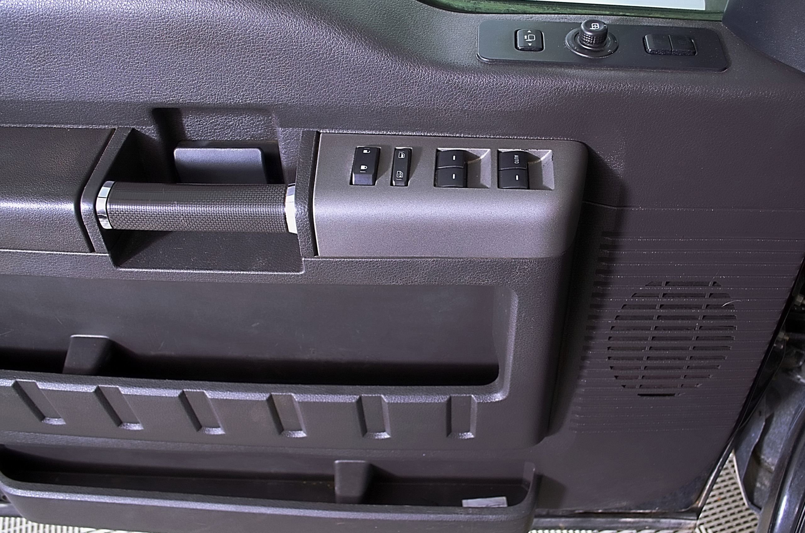 Used 2012 Ford F350 Lariat w/ Chrome Pkg image 16