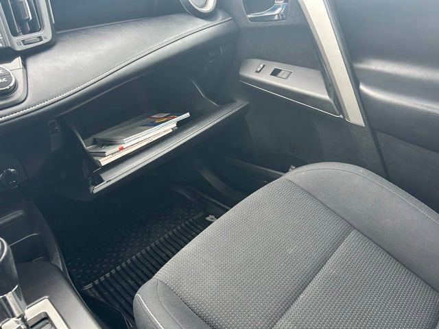 Used 2018 Toyota RAV4 XLE AWD/4WD image 19